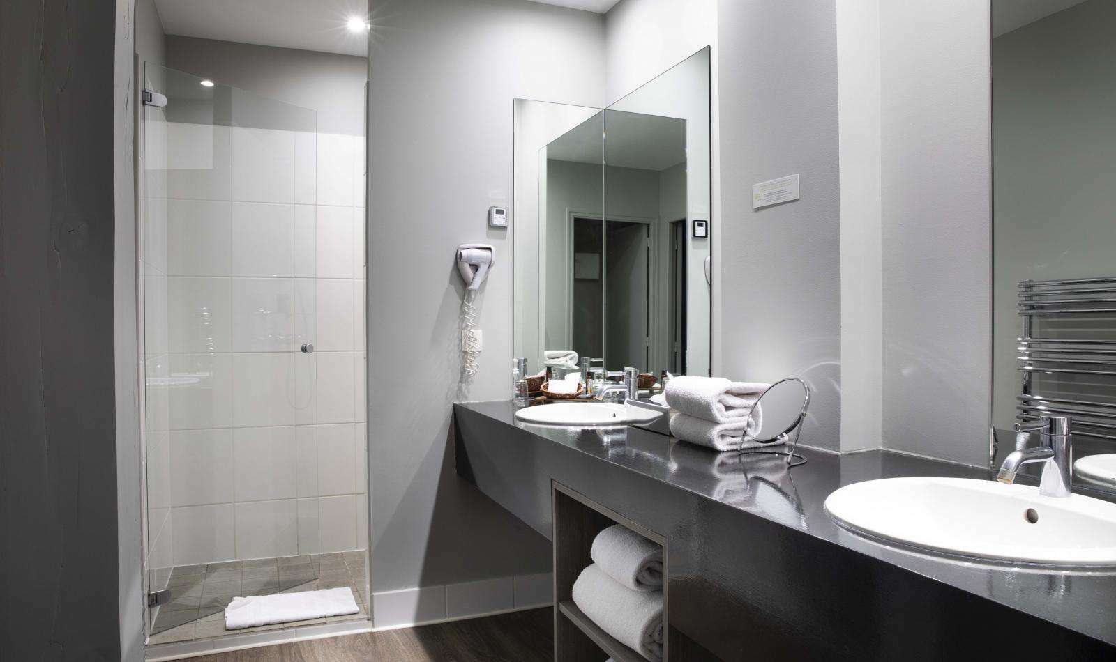 Country Club Hotel Yvré-lʼÉvêque Cameră foto