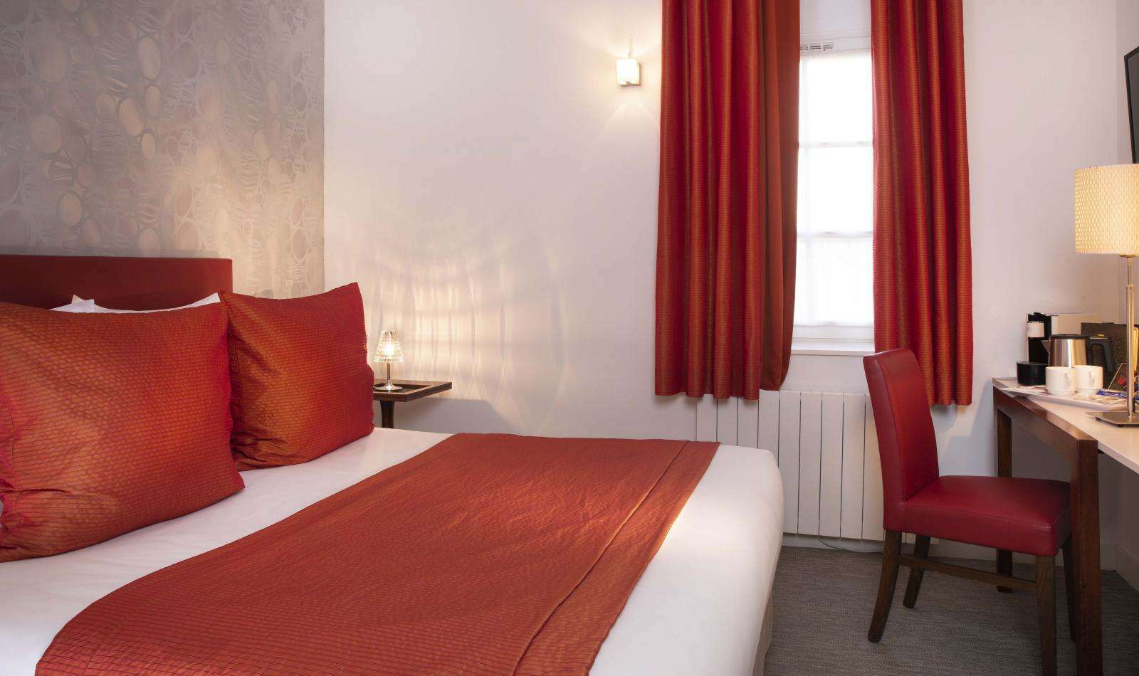 Country Club Hotel Yvré-lʼÉvêque Cameră foto